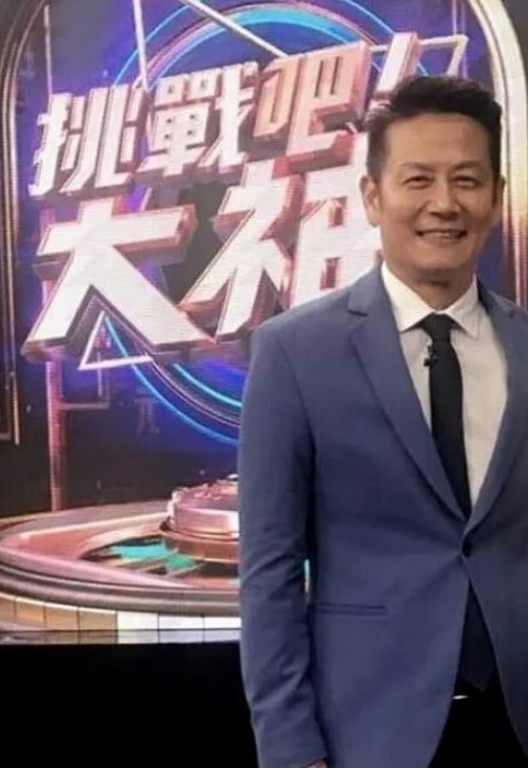 大神居家双飞两只小母猪累死累活的也射不出来 - 伯爵视界